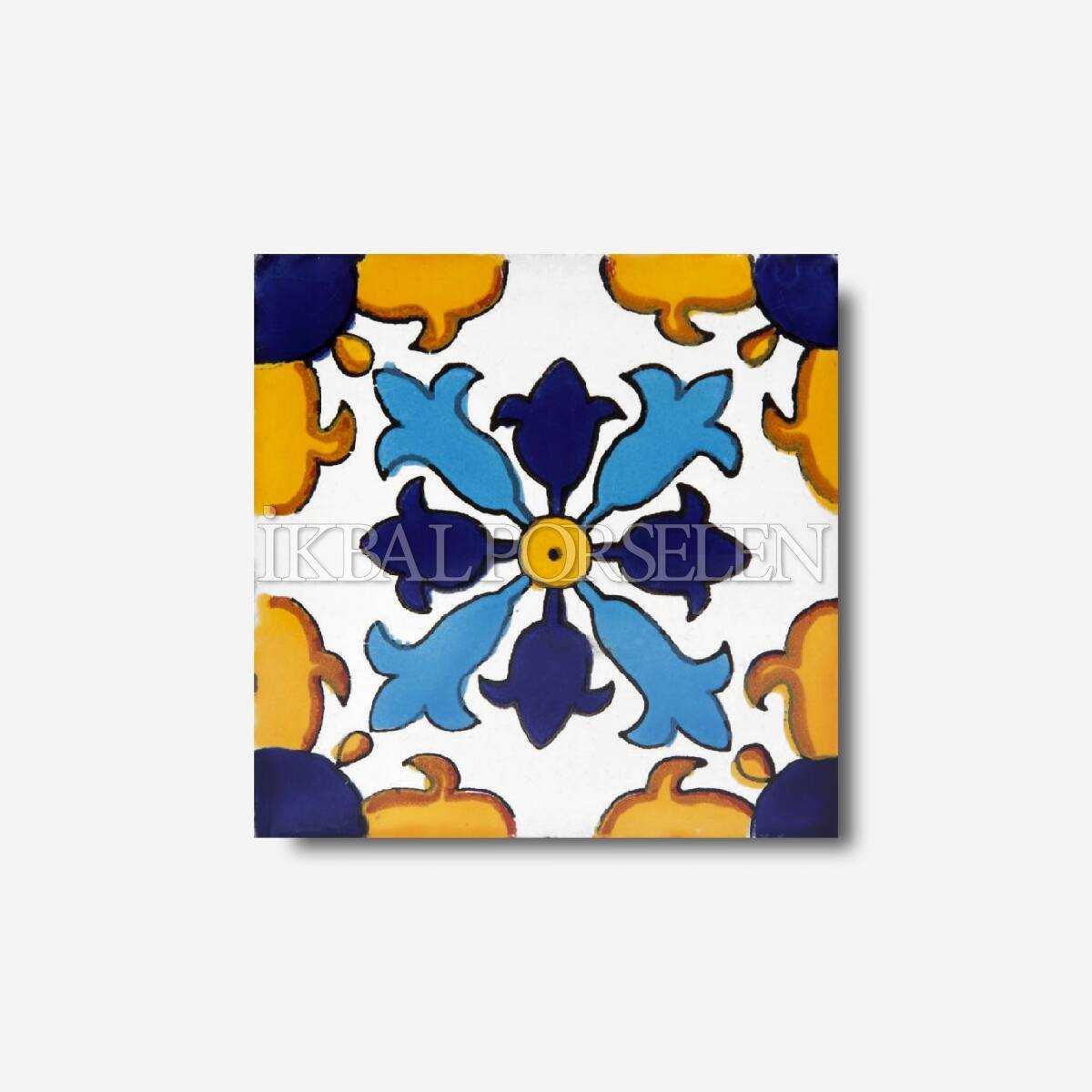 şerit desenli karo